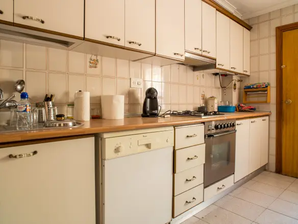 5-bedroom Townhouse In Pinoso, Spain (326 M²)