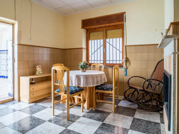 5-bedroom Townhouse In Pinoso, Spain (262 M²)