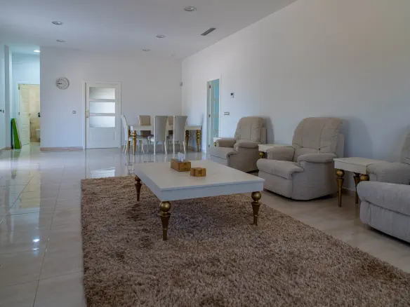 4-bedroom Detached Villa In Pinoso, Spain (209 M²)