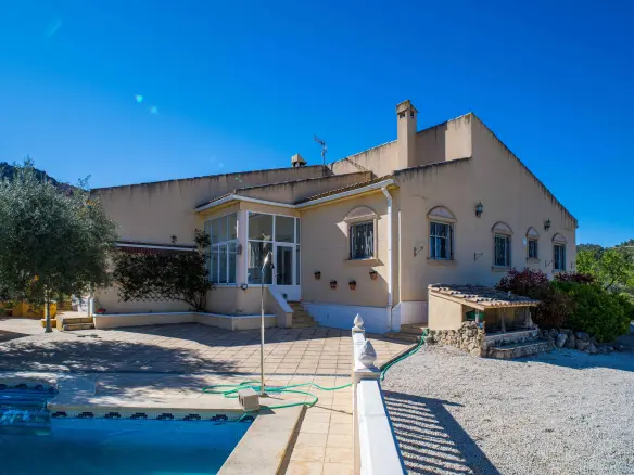 3-bedroom Detached Villa In La Zarza, Spain (222 M²)
