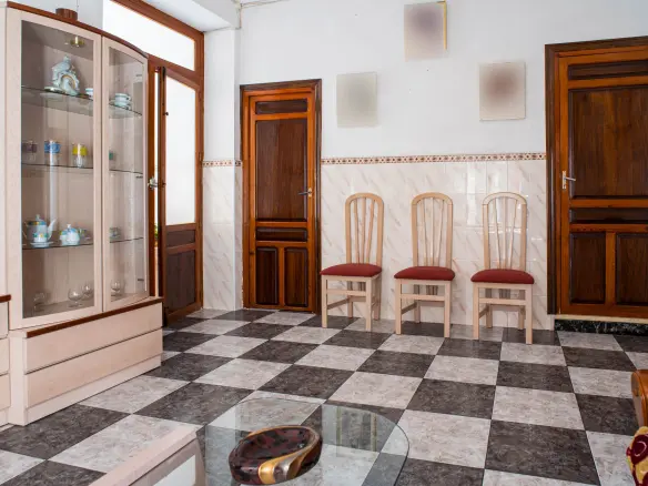 5-bedroom Townhouse In Pinoso, Spain (262 M²)