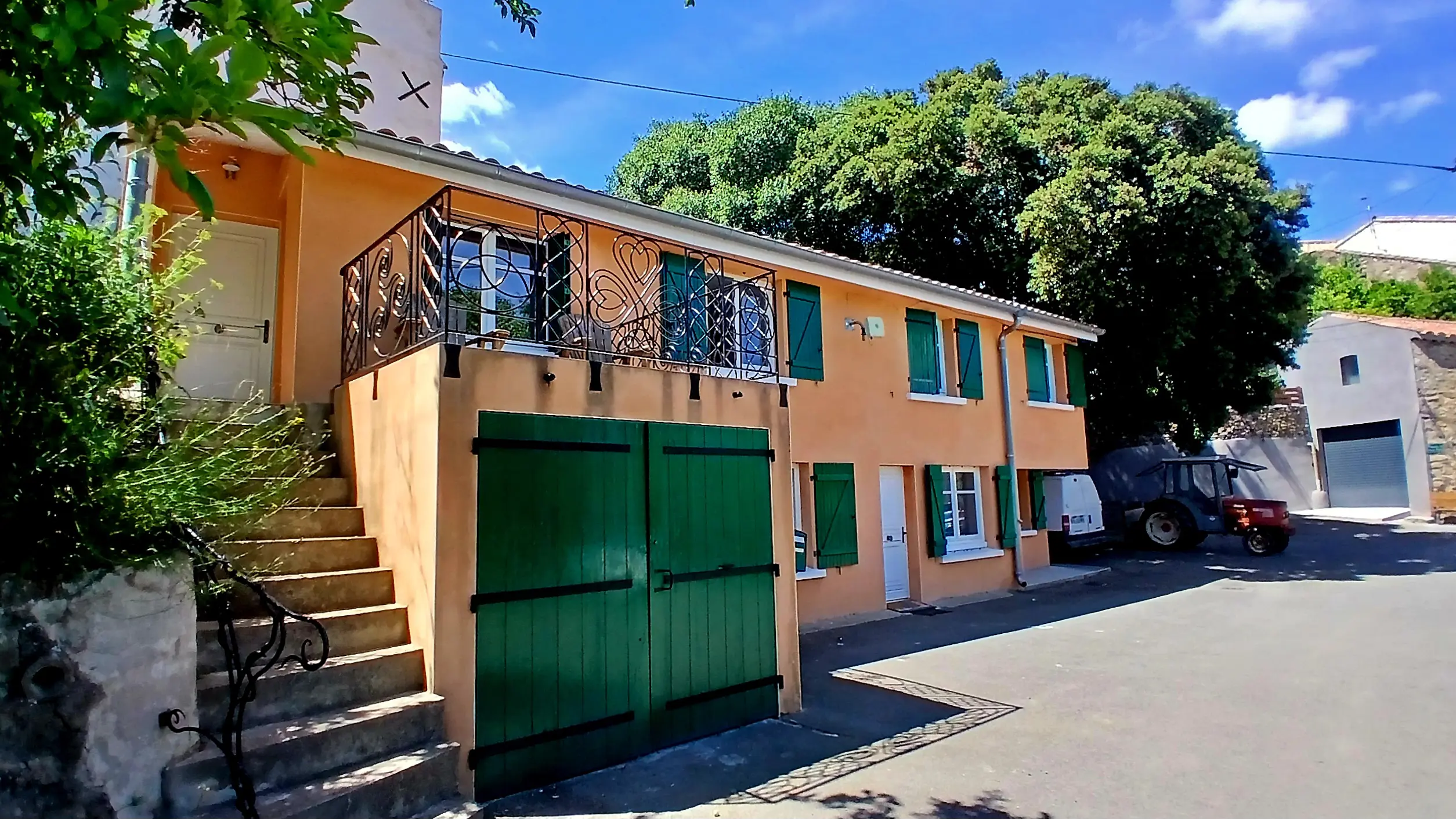 House Of 137 M² In Roquebrun, France