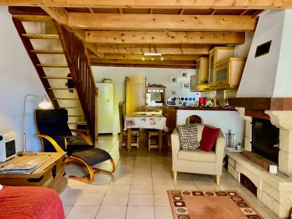 2-bedroom House In Bedarieux, France (60 M²)