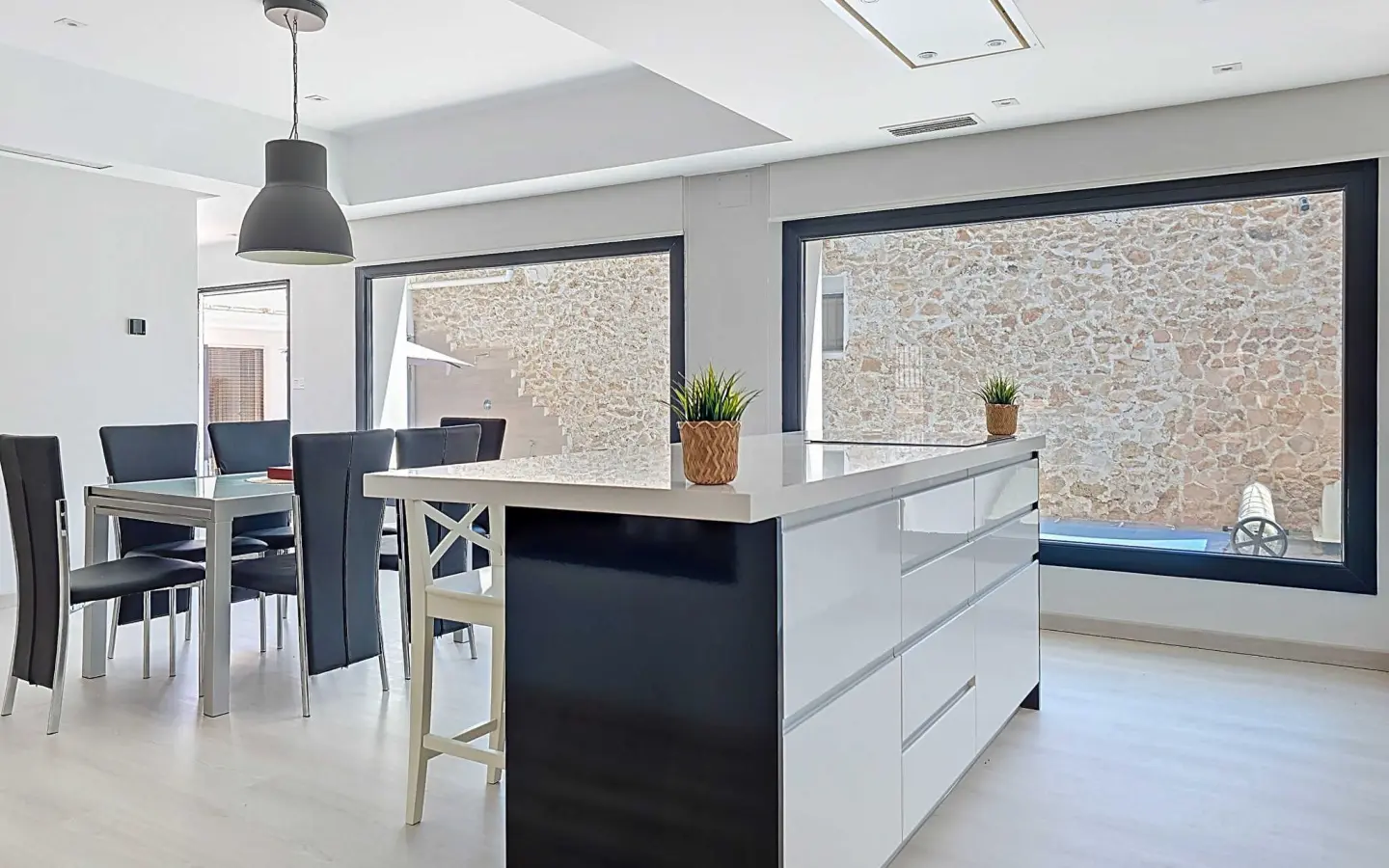 Townhouse Of 544 M² With Features In Pinoso, Spain