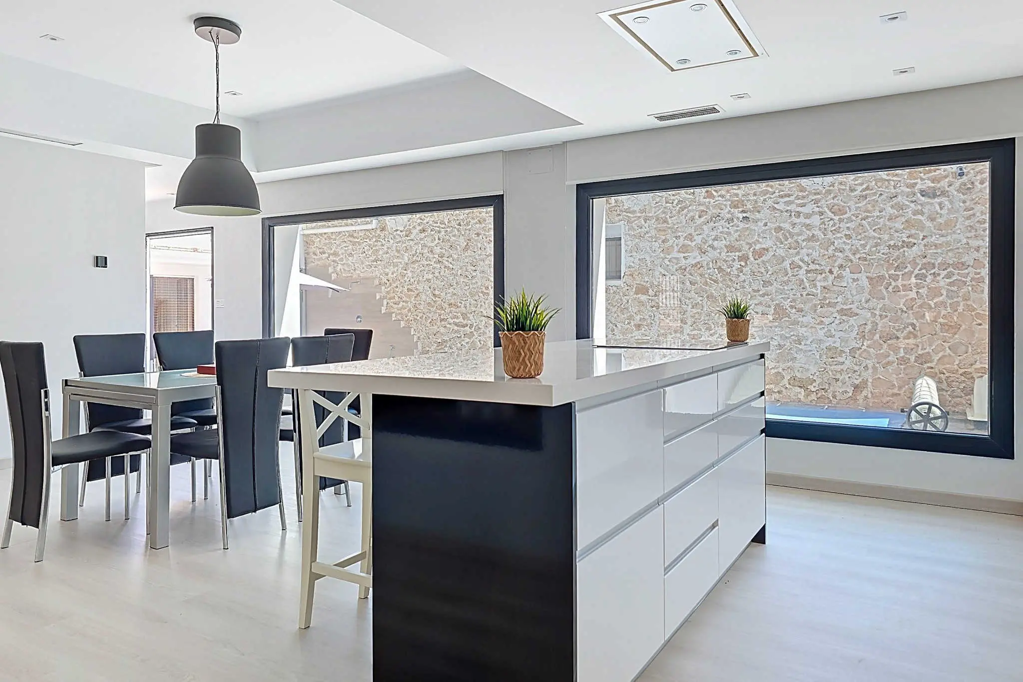 Townhouse Of 544 M² With Features In Pinoso, Spain