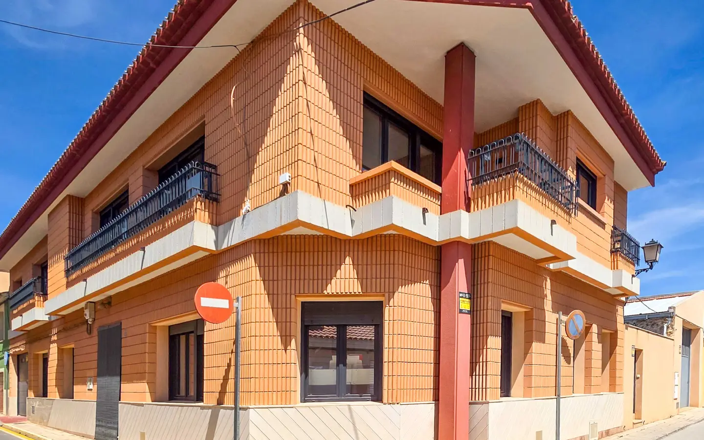 Townhouse Of 544 M² With Features In Pinoso, Spain