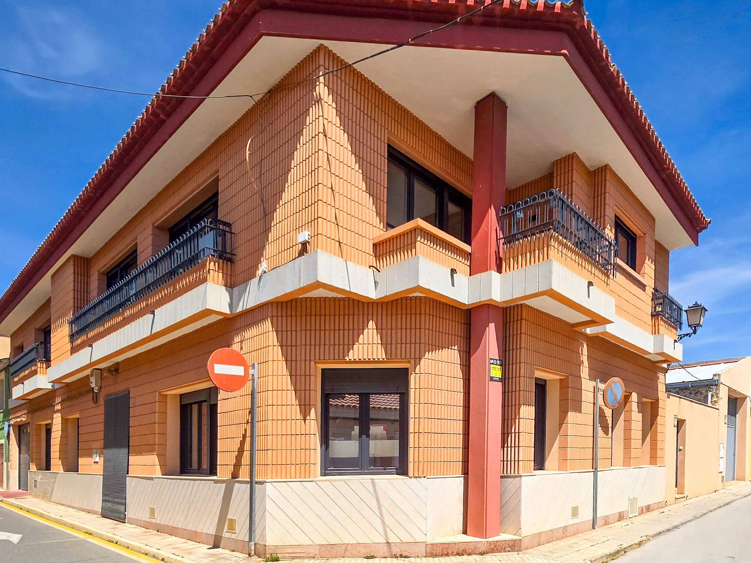 Townhouse Of 544 M² With Features In Pinoso, Spain