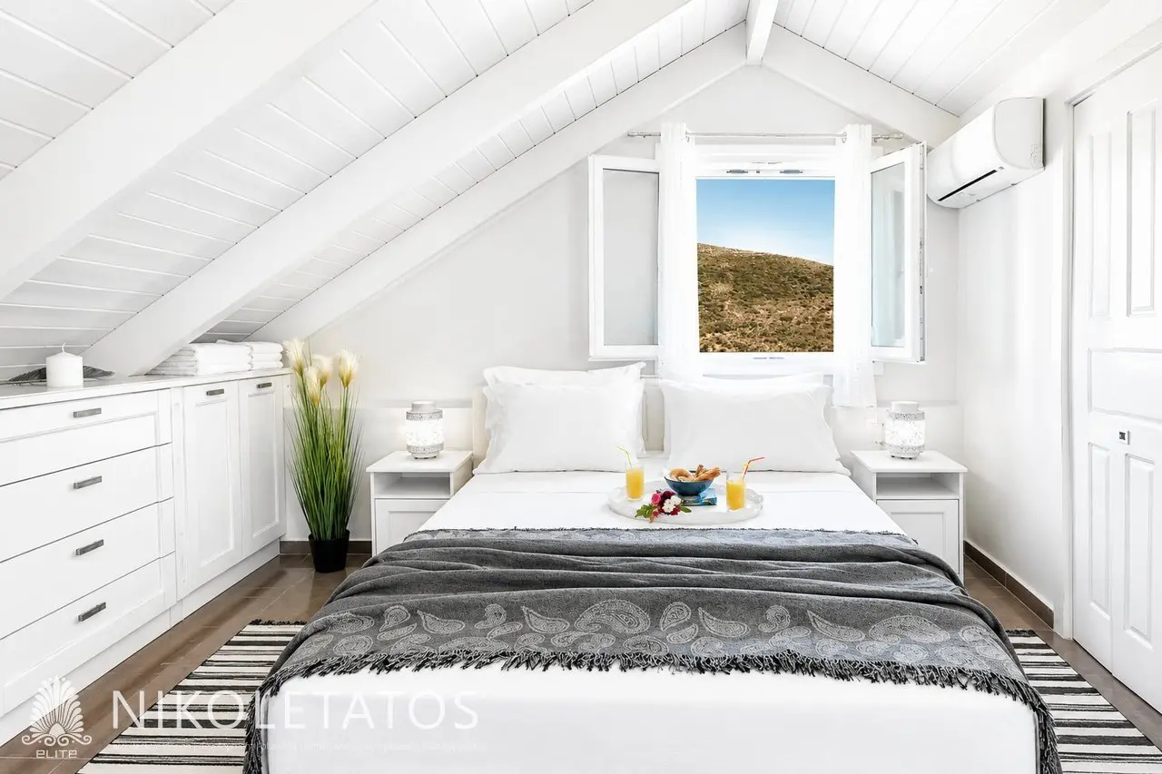 Villa Of 1300 M² With Sea View In Greece