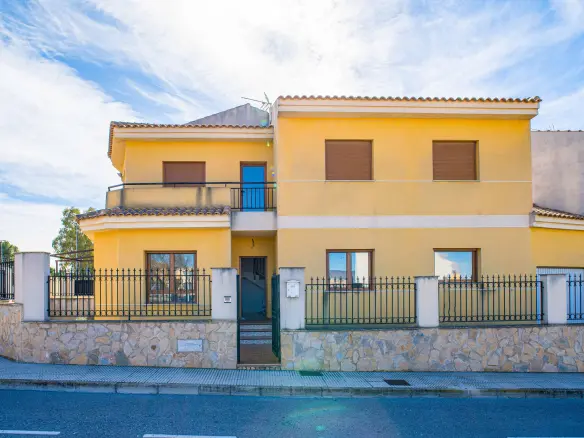 Townhouse Of 156 M² In Pinoso, Spain