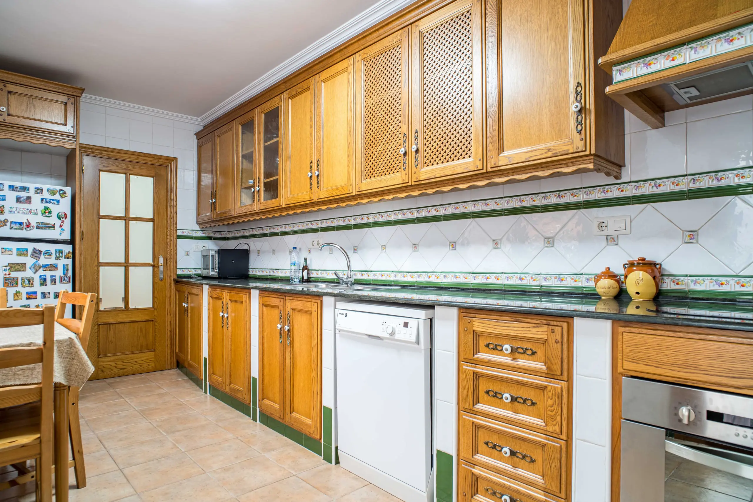 Townhouse Of 292 M² With Features In Pinoso, Spain