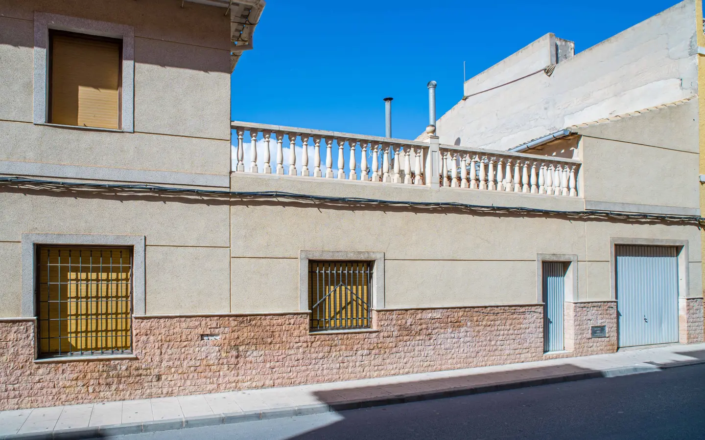 5-bedroom Townhouse In Pinoso, Spain (262 M²)