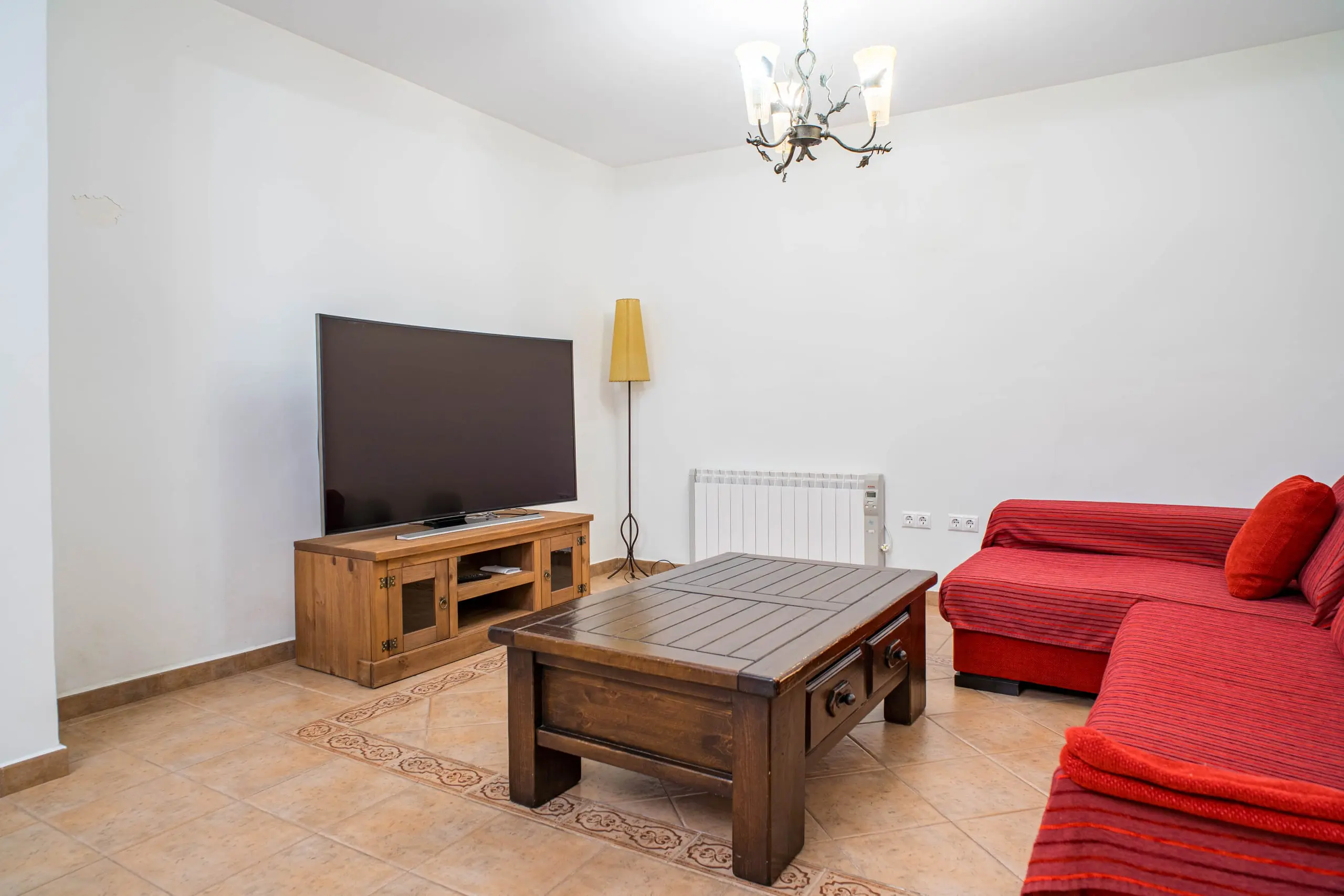 Townhouse Of 292 M² With Features In Pinoso, Spain