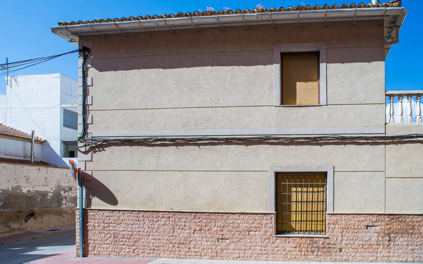 5-bedroom Townhouse In Pinoso, Spain (262 M²)