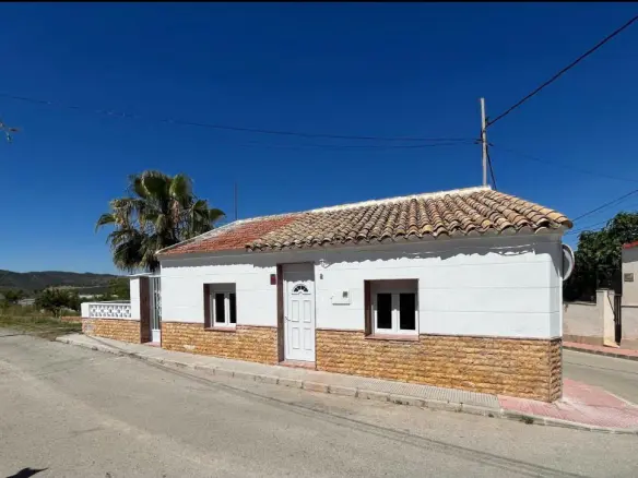 Townhouse Of 101 M² In Alguena, Spain