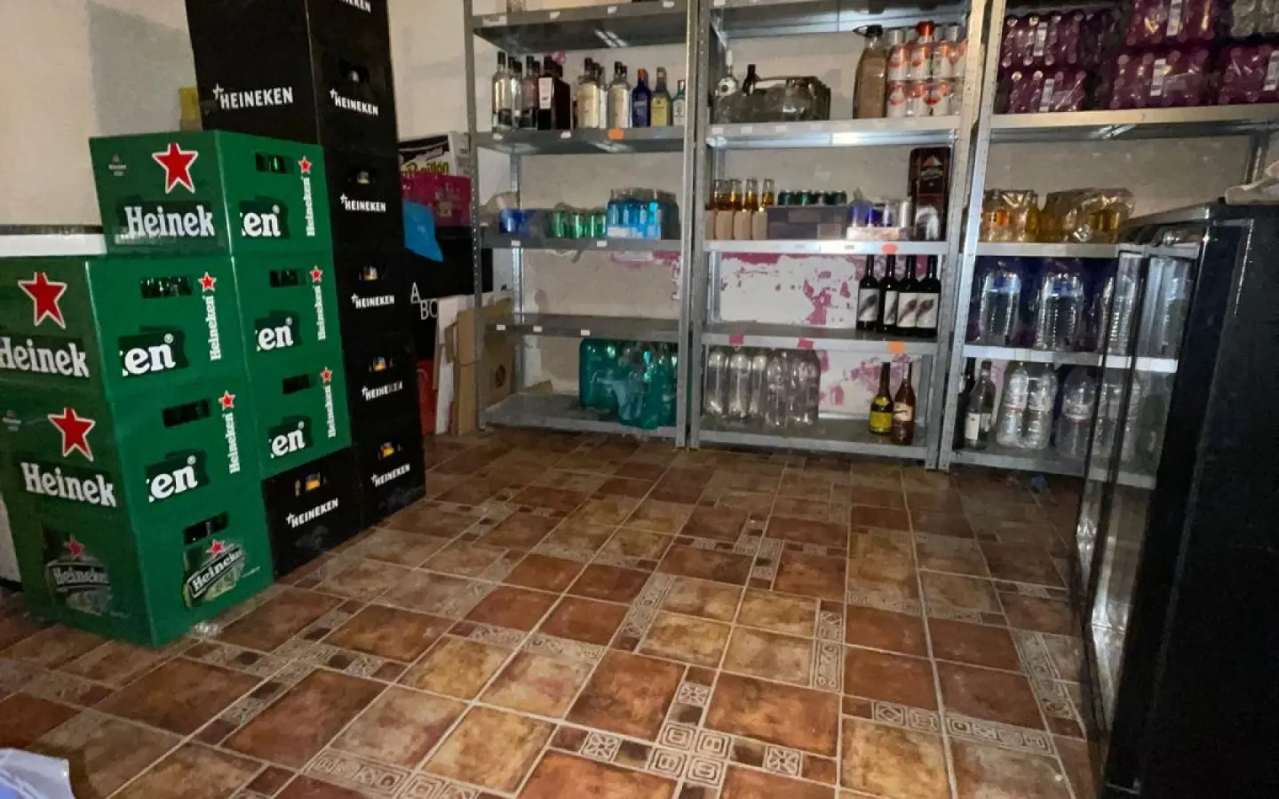 Commercial In Pinoso, Spain (160 M²)