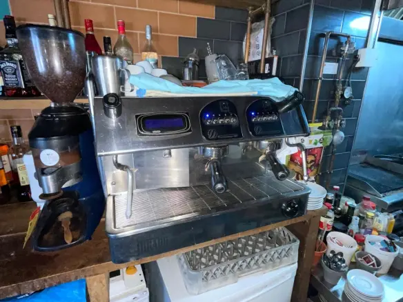 Commercial In Pinoso, Spain (160 M²)
