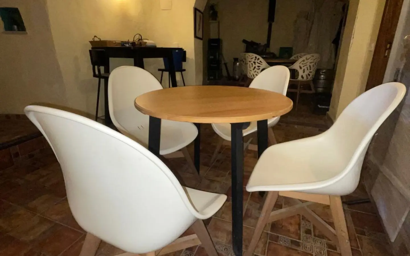 Commercial In Pinoso, Spain (160 M²)