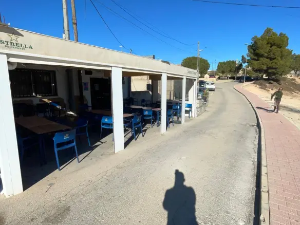 Commercial In Pinoso, Spain (160 M²)