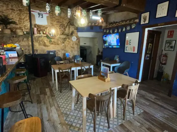 Commercial In Pinoso, Spain (160 M²)