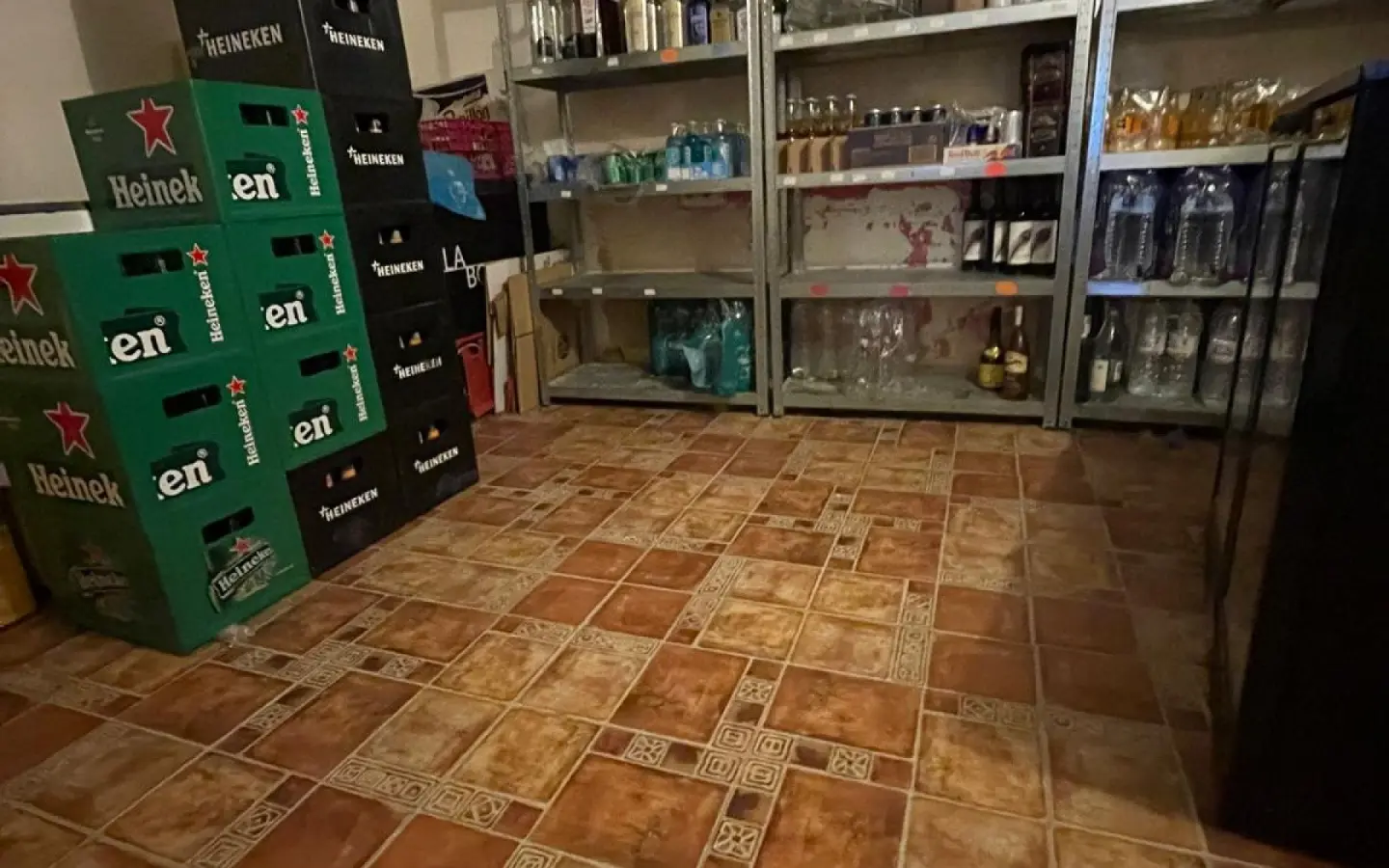 Commercial In Pinoso, Spain (160 M²)