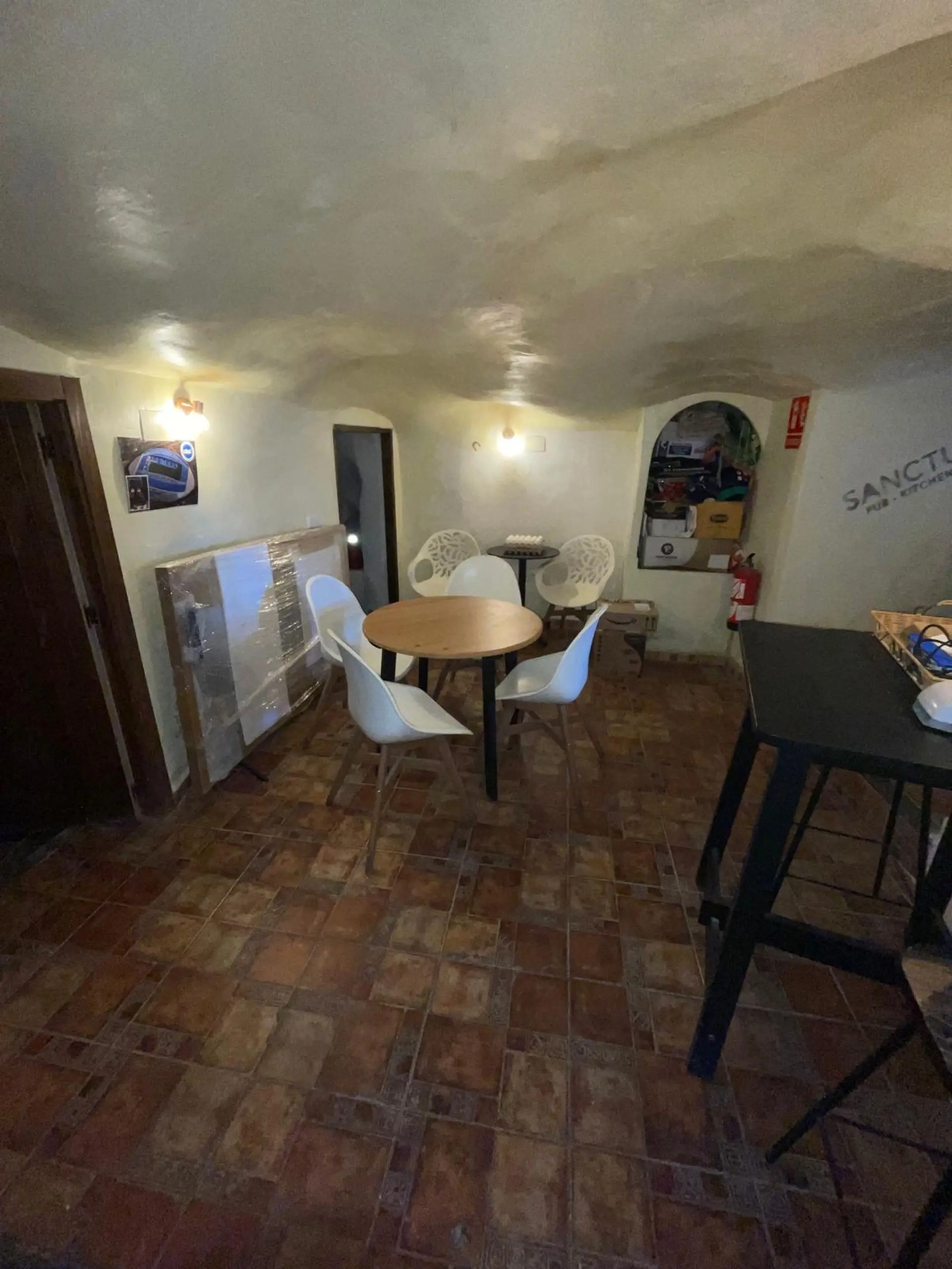 Commercial Of 160 M² In Pinoso, Spain