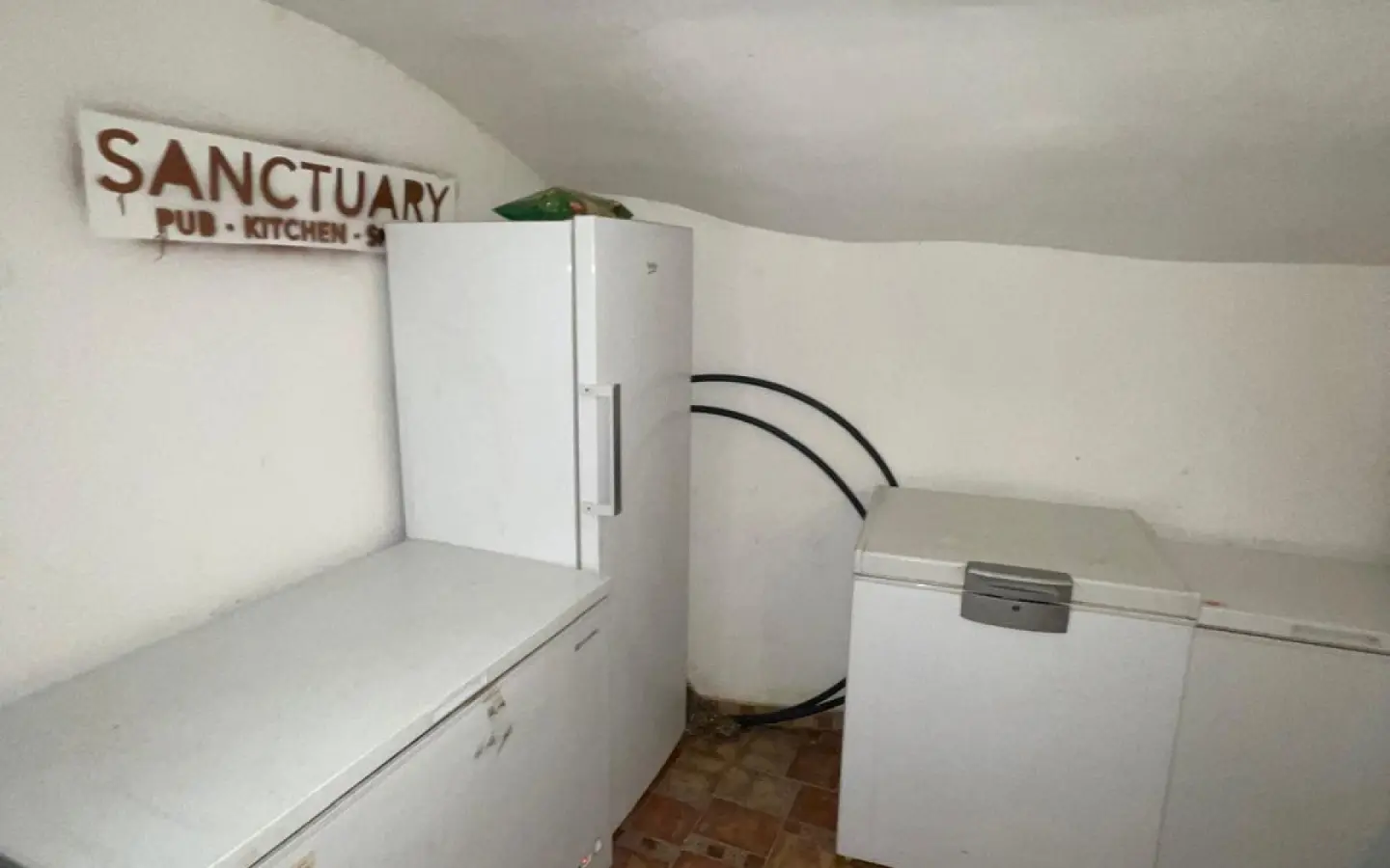 Commercial In Pinoso, Spain (160 M²)