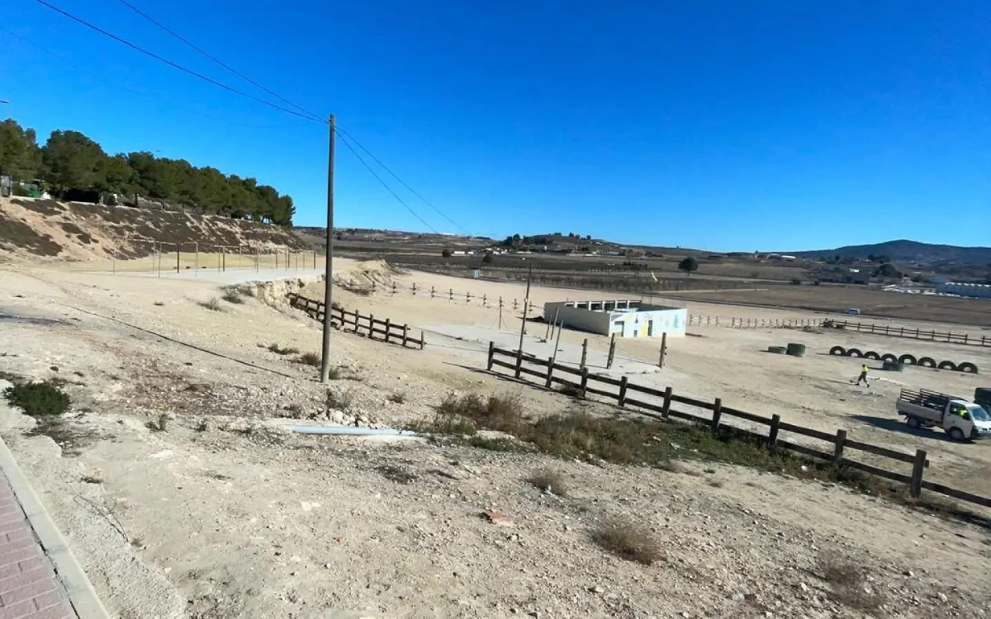 Commercial In Pinoso, Spain (160 M²)