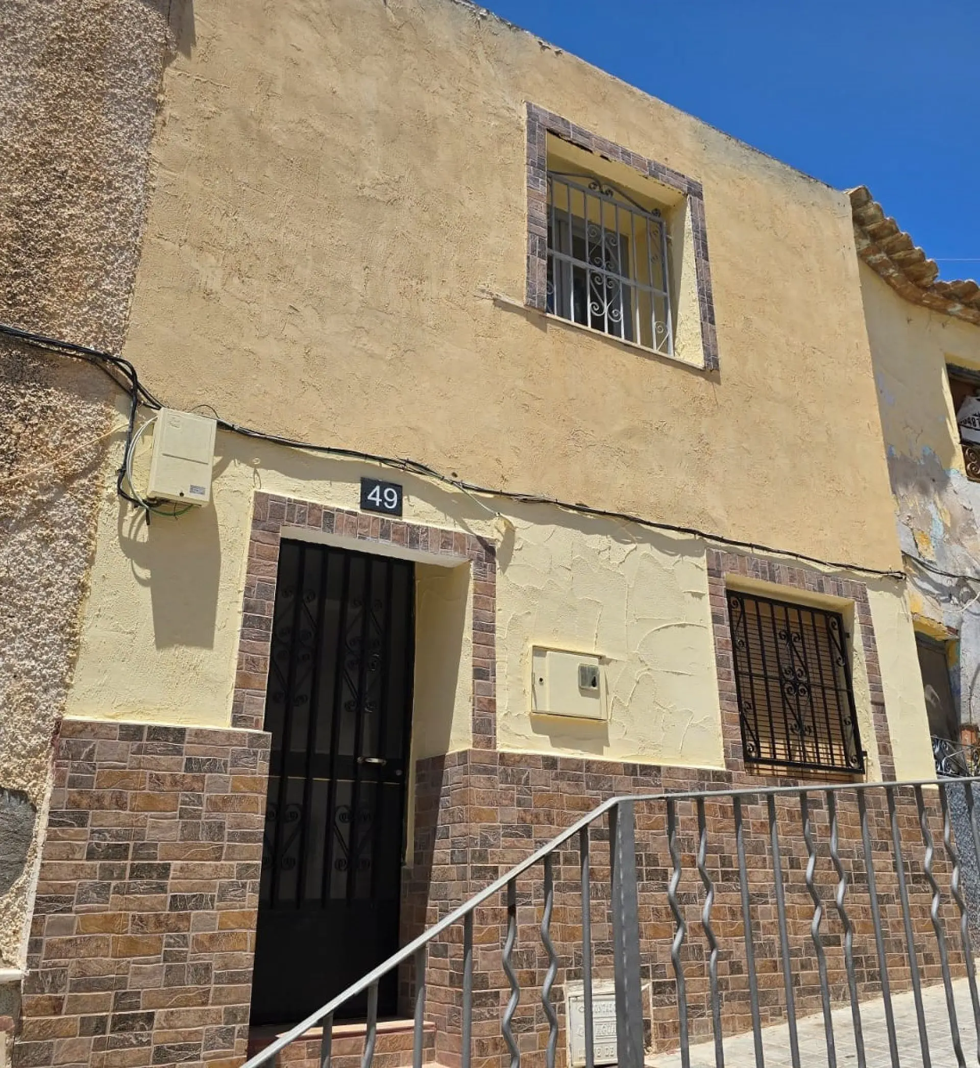 Townhouse Of 72 M² In Sax