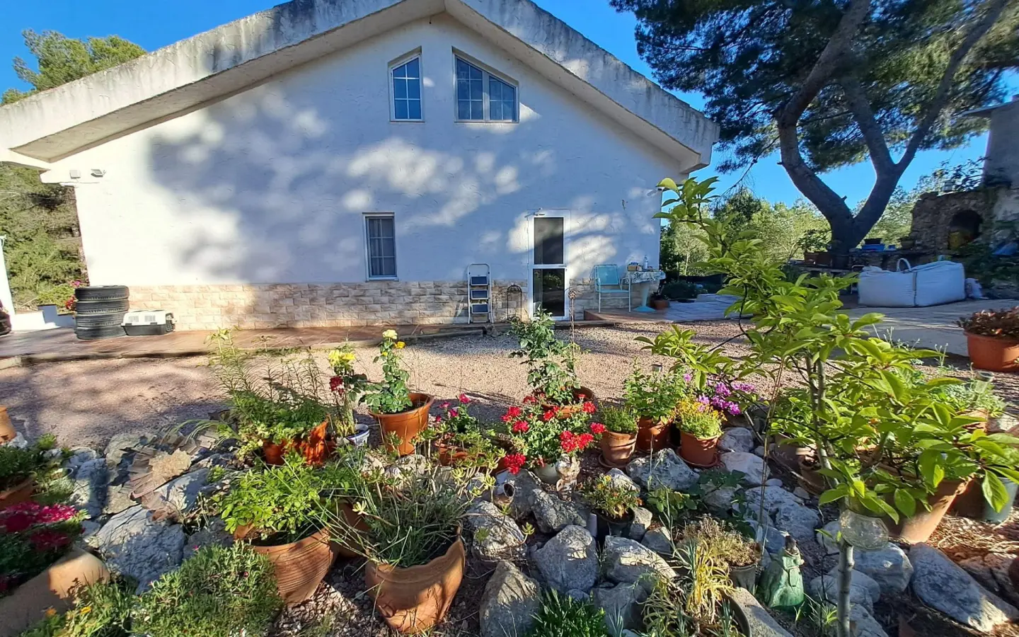 6-bedroom Country House In Sax, Spain (400 M²)