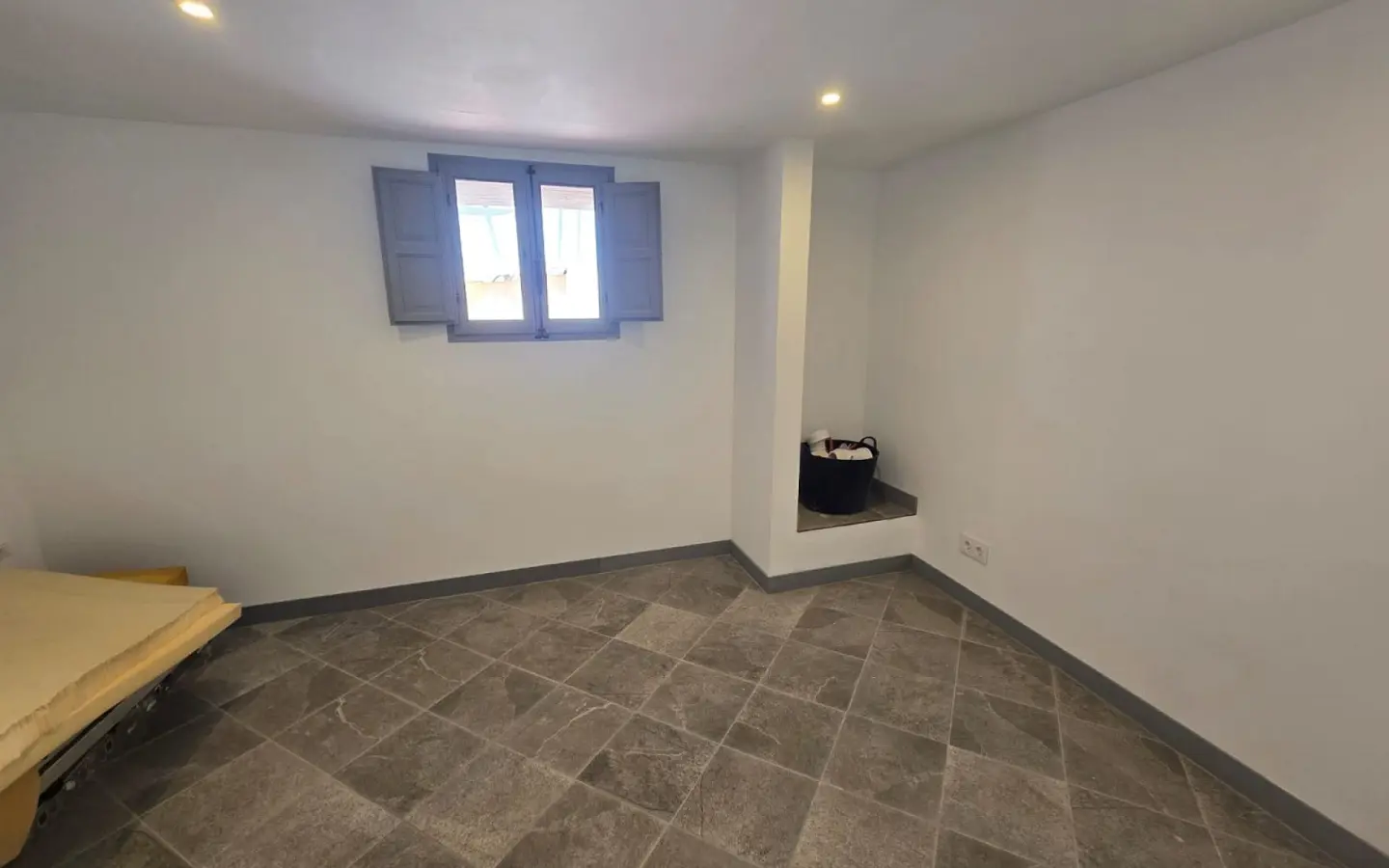 Townhouse Of 72 M² In Sax
