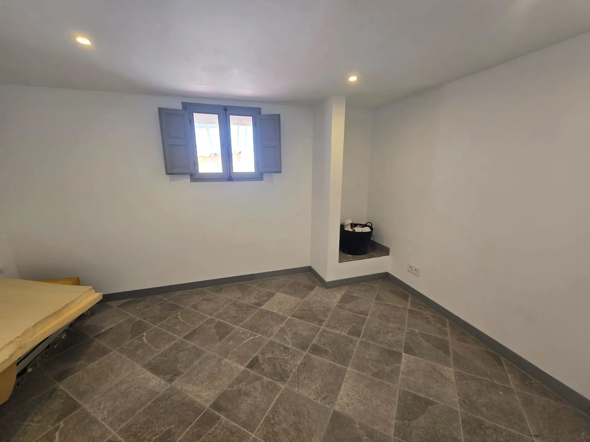 Townhouse Of 72 M² In Sax