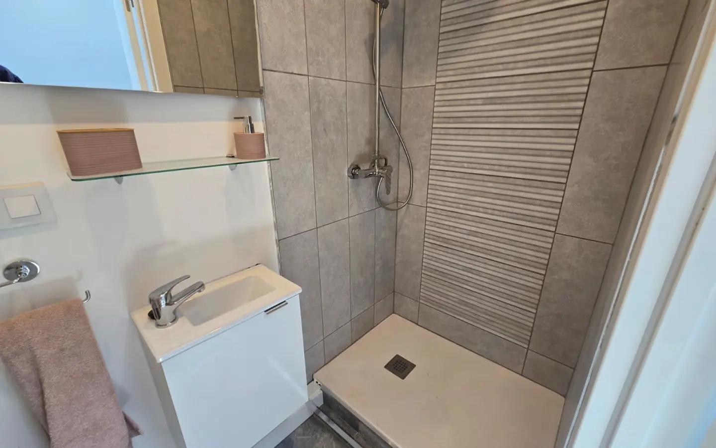 Townhouse Of 72 M² In Sax