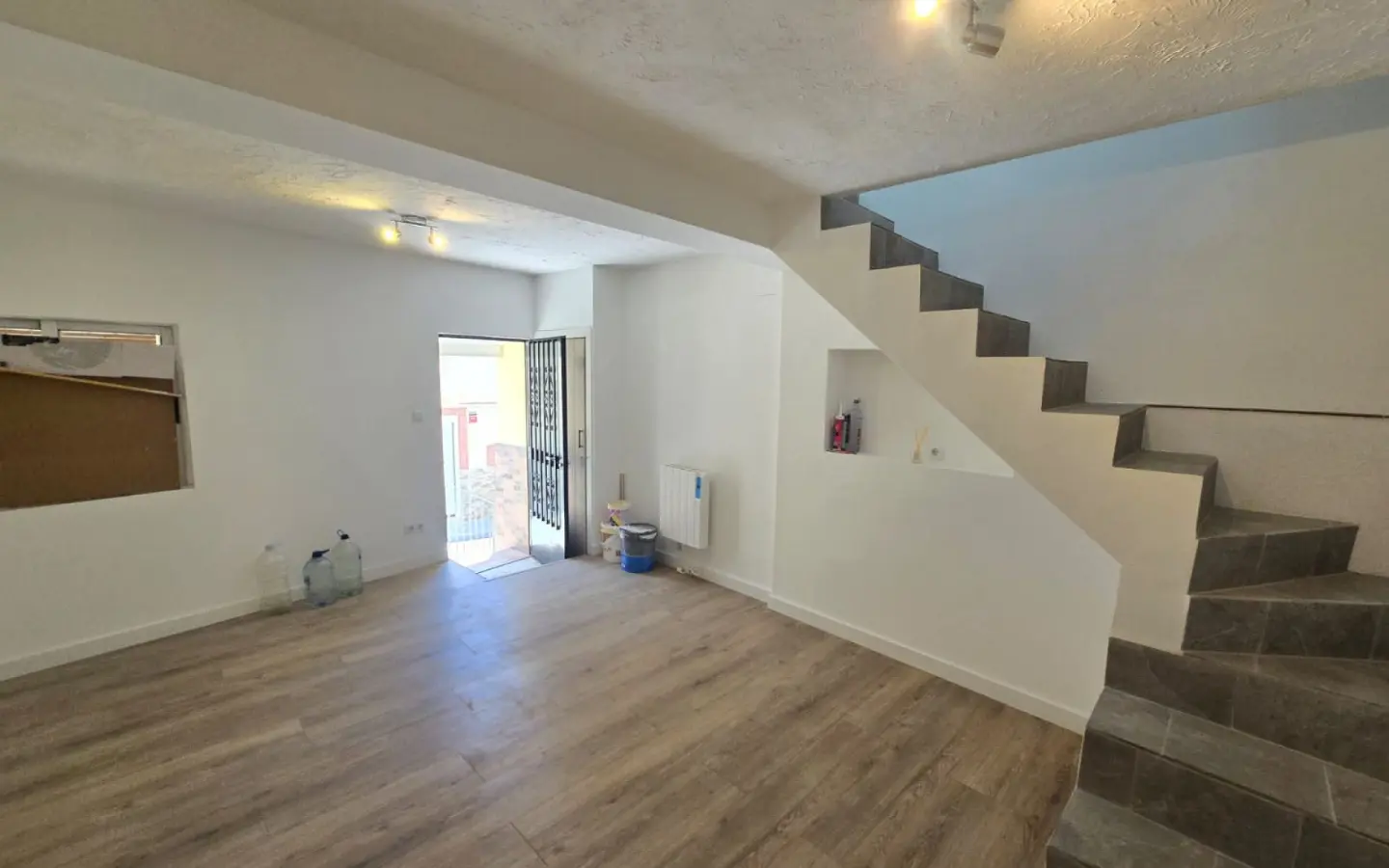 Townhouse Of 72 M² In Sax