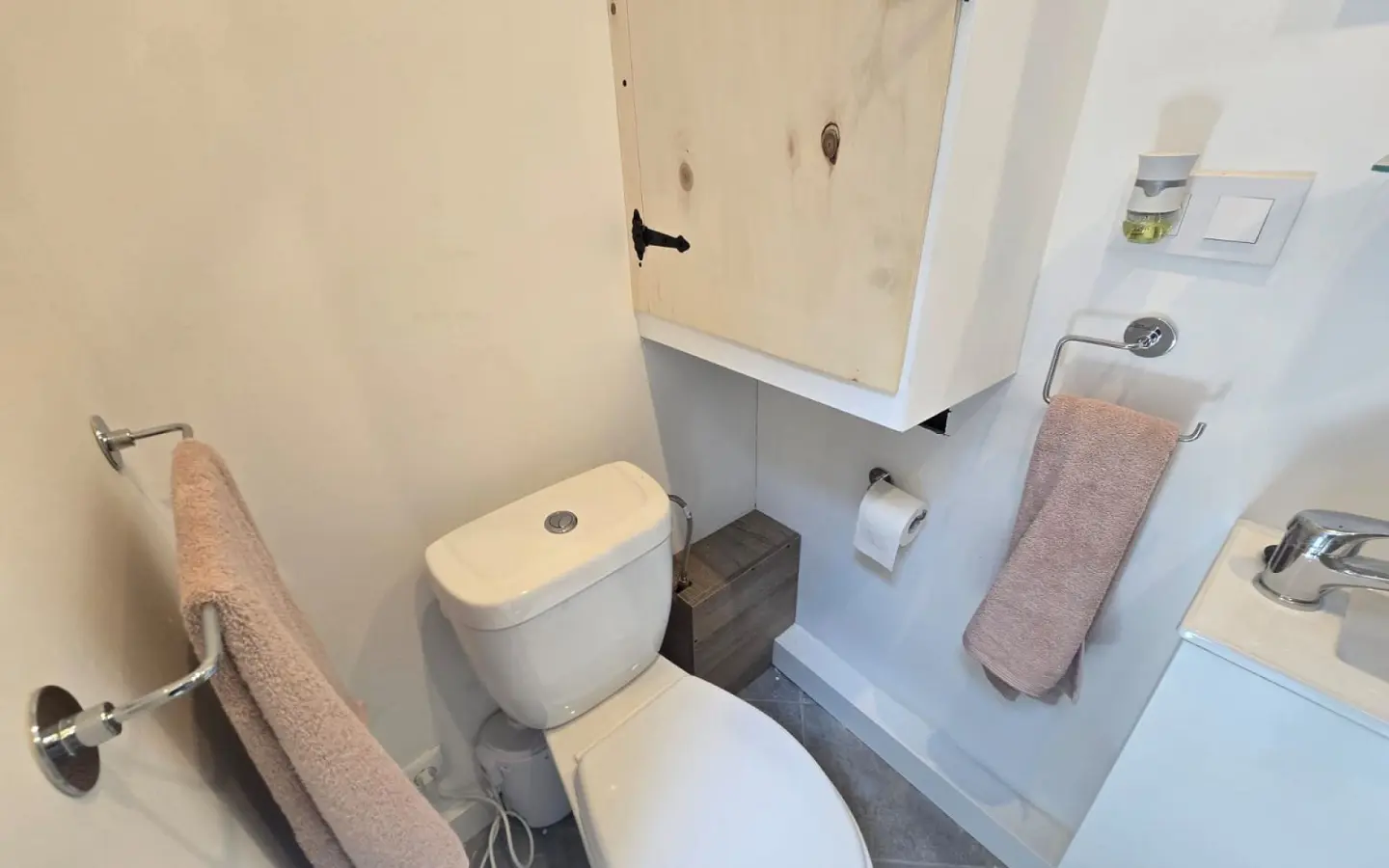 Townhouse Of 72 M² In Sax