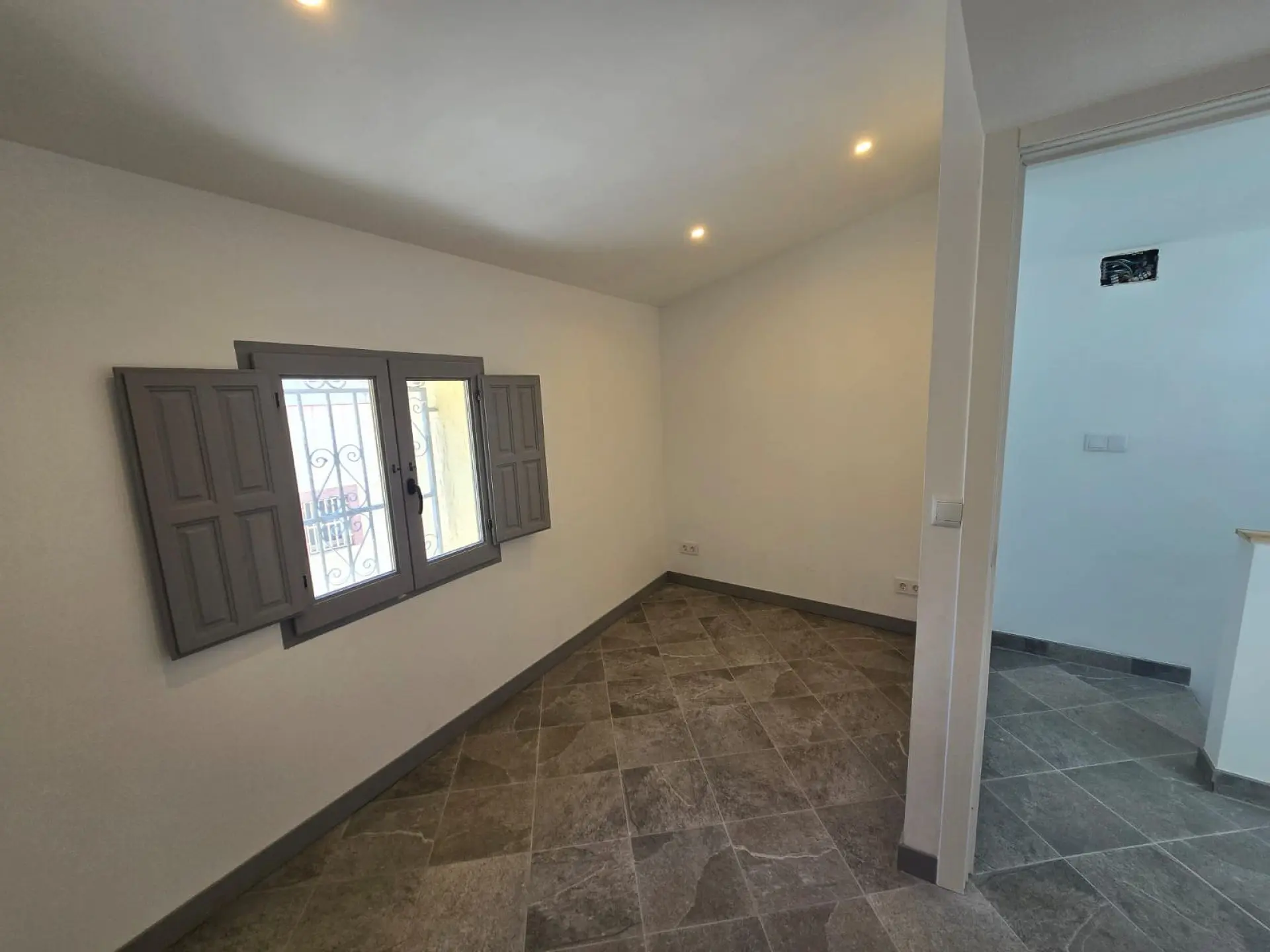 Townhouse Of 72 M² In Sax