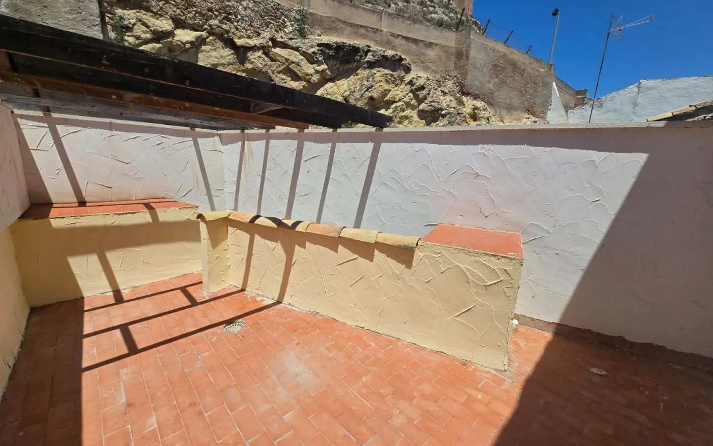 Townhouse Of 72 M² In Sax