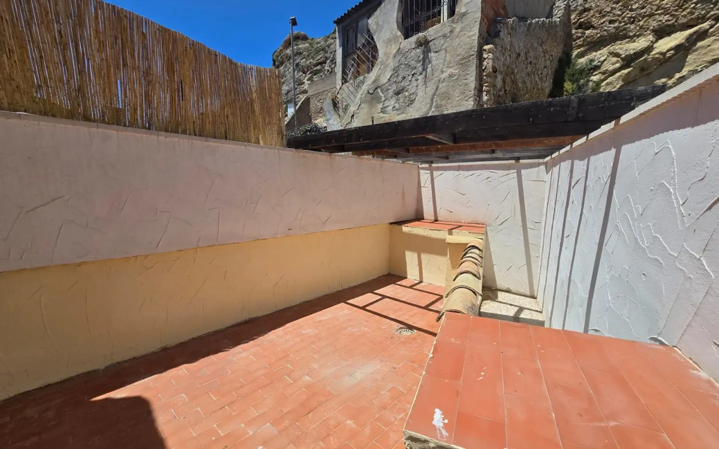 Townhouse Of 72 M² In Sax