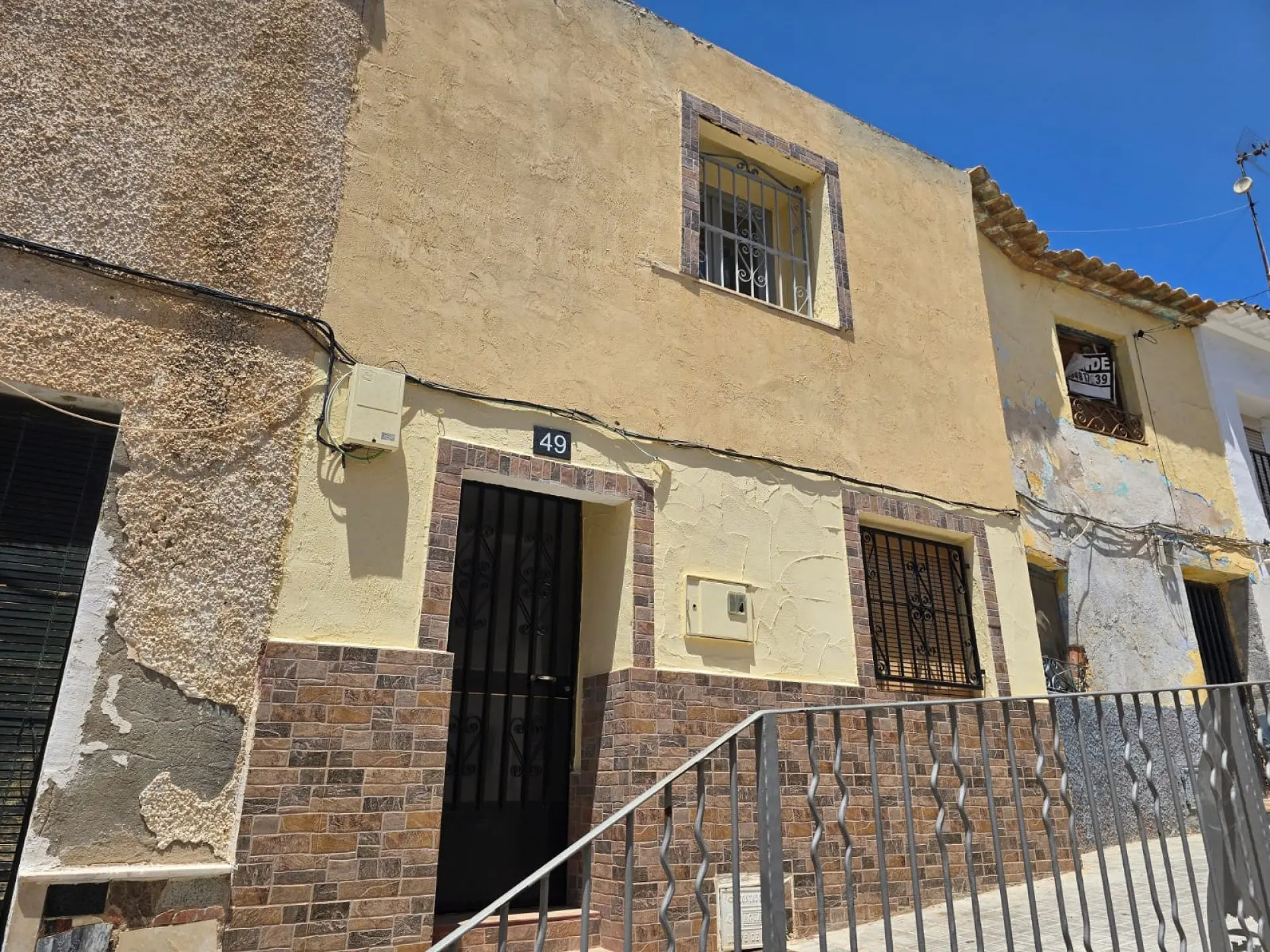 Townhouse Of 72 M² In Sax