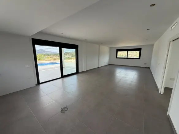 4-bedroom Detached Villa In Macisvenda, Spain (177 M²)