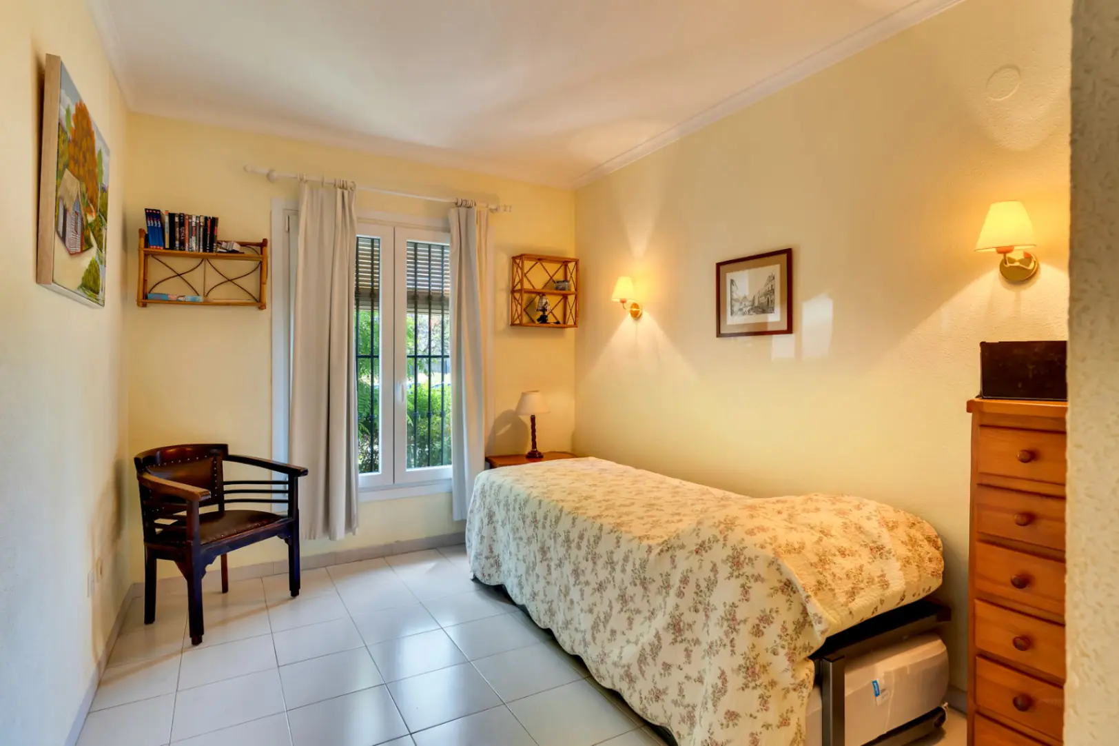 Apartment Of 90 M² With Terrace In Madrid, Spain