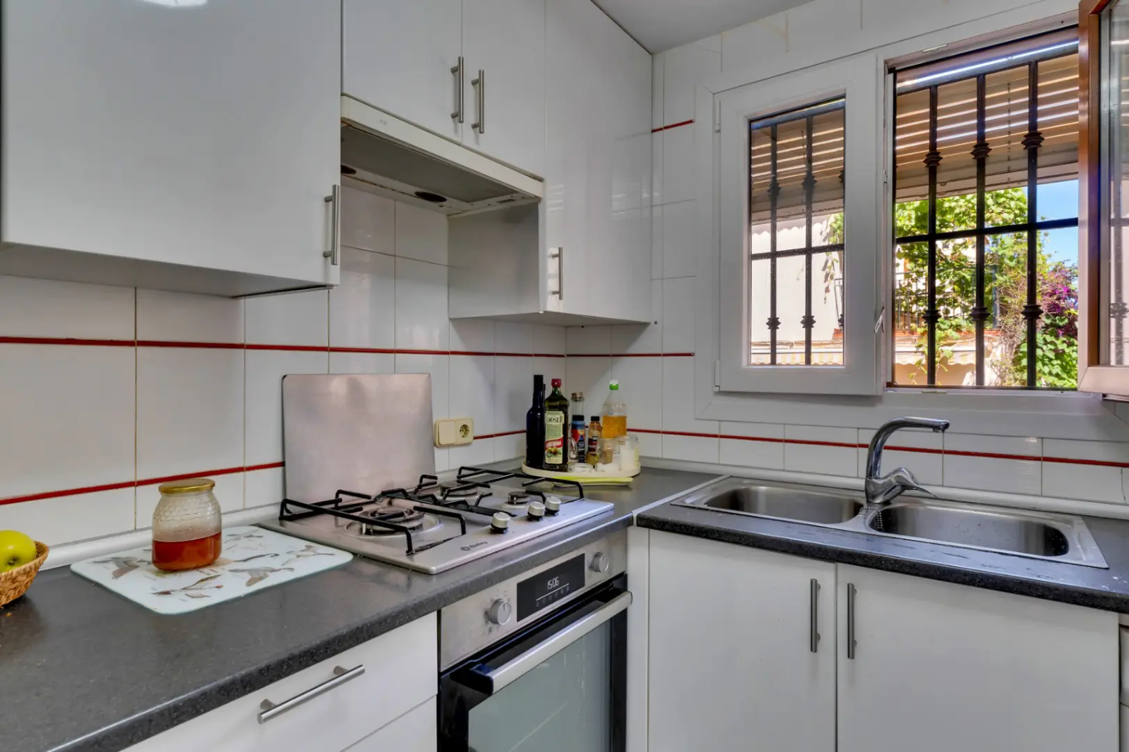 Apartment Of 90 M² With Terrace In Madrid, Spain
