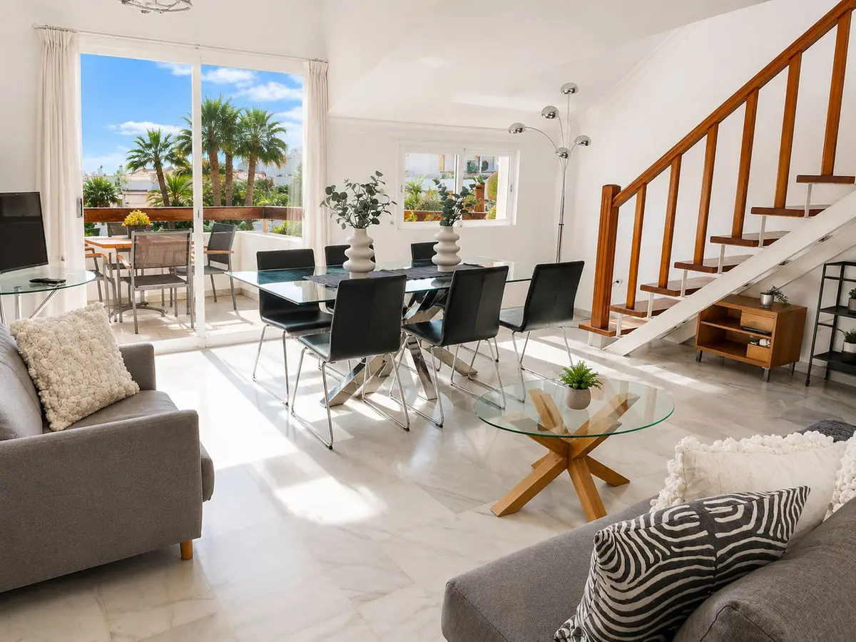 Apartment Of 60 M² With Top Floor In The Golden Mile, Spain