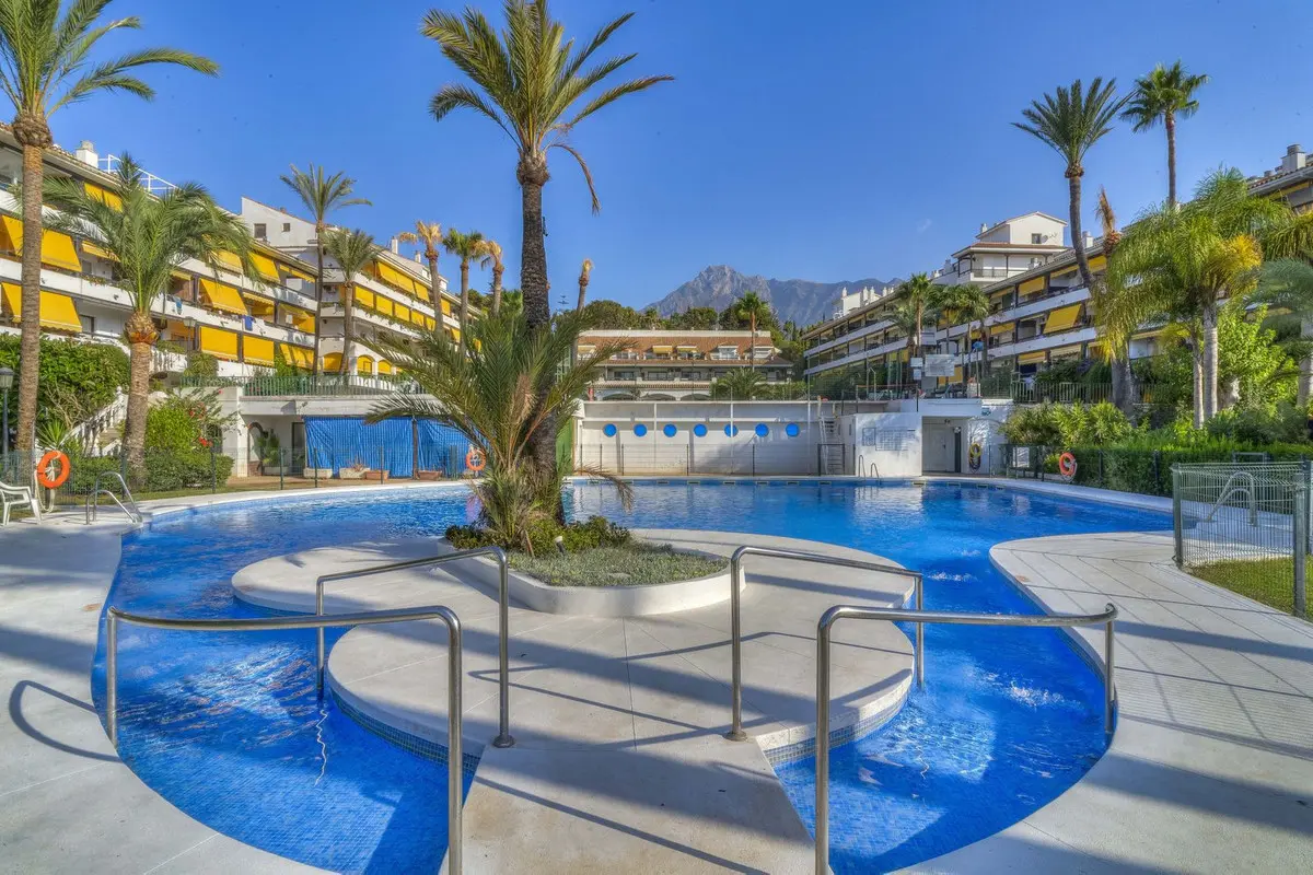 Apartment Of 60 M² With Top Floor In The Golden Mile, Spain