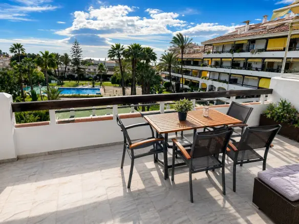Apartment Of 60 M² With Top Floor In The Golden Mile, Spain