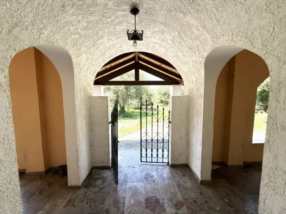 Complex Of 544 M² In Corfu