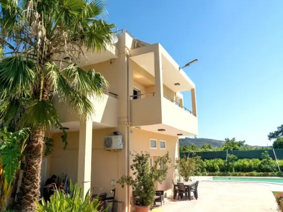 Villa Of 125 M² In Crete