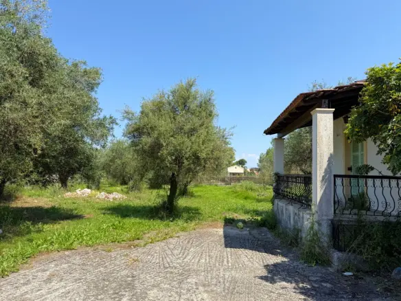 Complex Of 544 M² In Corfu