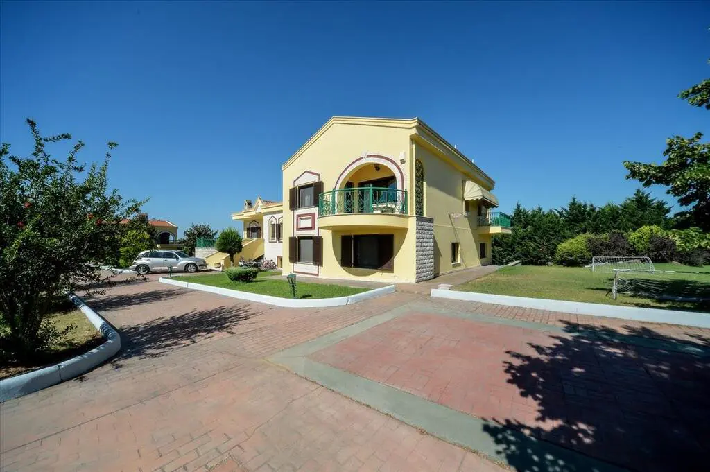 For Sale Villa 580 M² In The Suburbs Of Thessaloniki