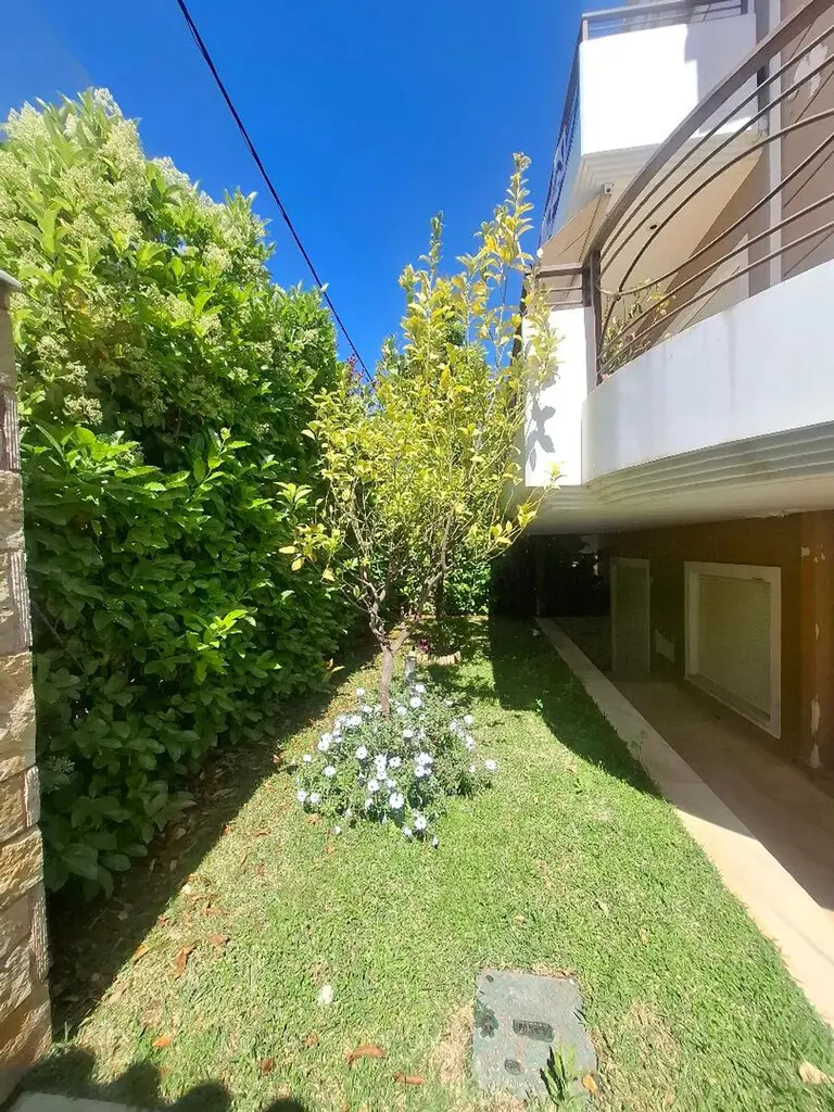 For Sale Detached House 253 M² In Athens