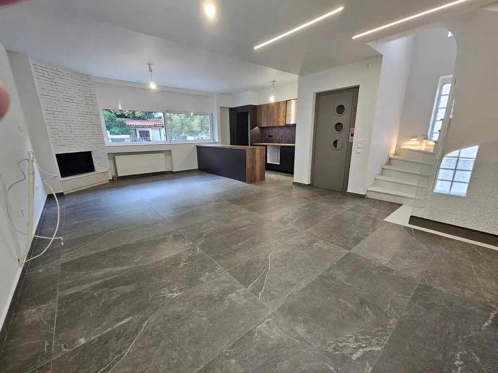 For Sale Detached House 215 M² In Athens